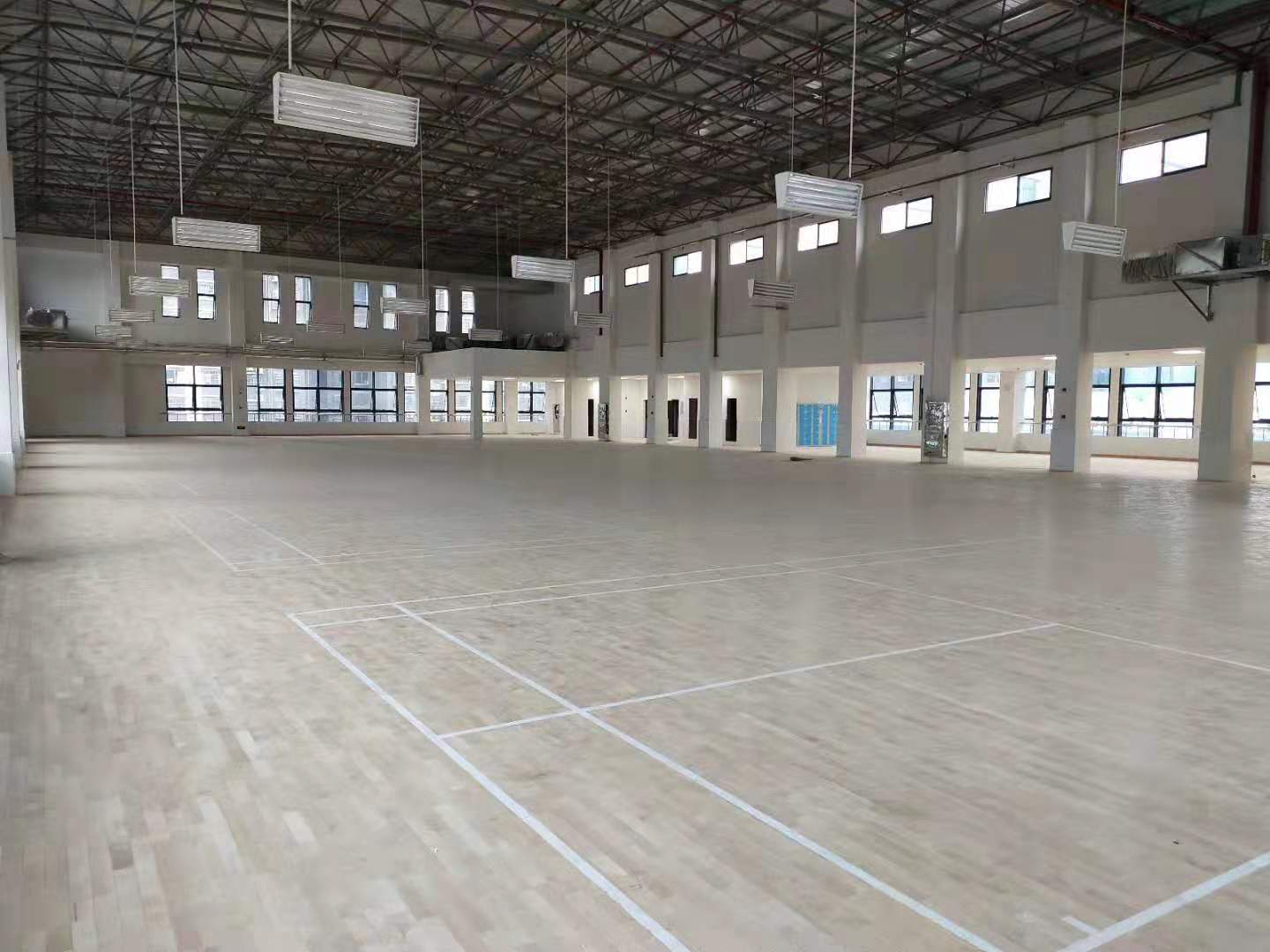 湘西州人民医院实木地板.jpg
